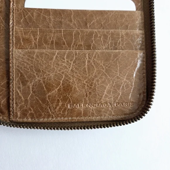 Balenciaga New Distressed Leather Zip Around Wallet Clutch With Dust Bag - Picture 7 of 16